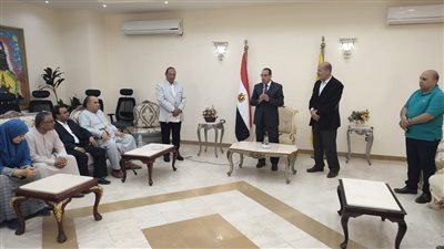 محافظ شمال سيناء يشهد القرعة العلنية على تأشيرات الحج الإضافية