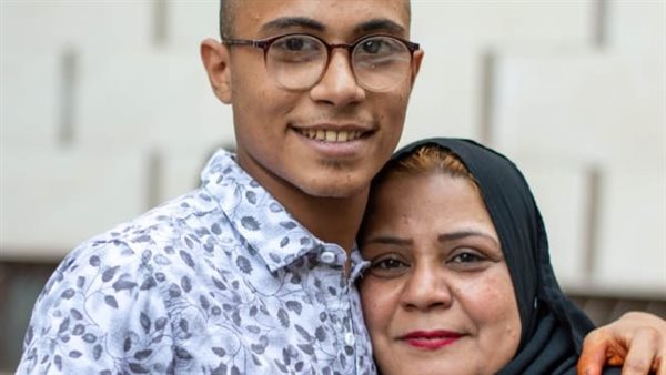 المجني عليه ووالدته