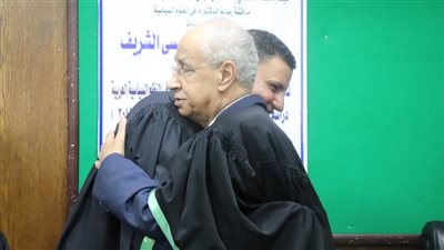 امتياز مع مرتبة الشرف.. الباحث عبد الله عيسى يجتاز الدكتوراه في العلوم السياسية عن تأثير الفاعلين المسلحين