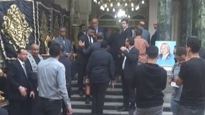 الاستعدادات الأخيرة لبدء عزاء النائب محمود بكري اليوم بمسجد عمر مكرم | بث مباشر 