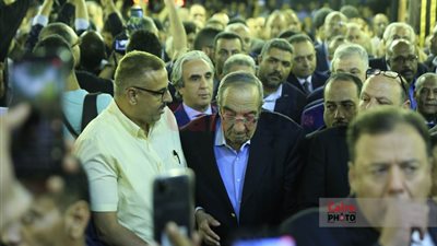 زكريا عزمي ورئيس مجلس الشيوخ أبرزهم.. توافد شخصيات عامة وإعلاميين على عزاء الراحل محمود بكري 