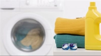 كيفية إزالة الحبر من الملابس الملونة.. 8 خلطات ونصائح مهمة للتنظيف الآمن