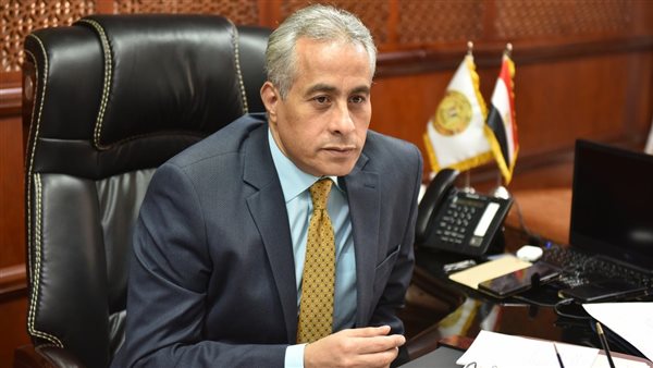 وزير العمل، حسن شحاتة