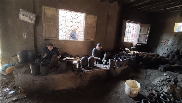 صناعة الفخار بقرية