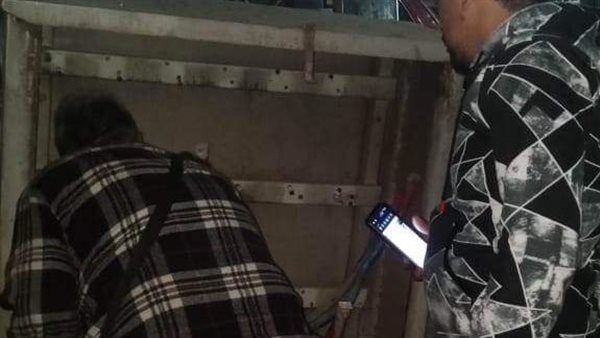 سرقة أبواب كابينة