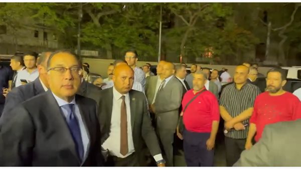 رئيس الوزراء يقدم