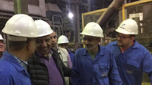 محمود عصمت وزير قطاع