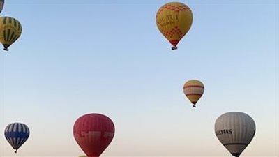 عودة رحلات البالون الطائر و900 سائح يزينون سماء الأقصر 