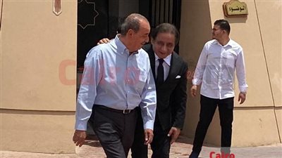 ظهور نادر لرجل الأعمال أحمد عز في جنازة شقيق محمد أبو العينين│صور