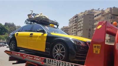 بعد انتشار صورها.. صاحب التاكسي المرسيدس: صلحتها في الحرفيين بـ 400 ألف جنيه 