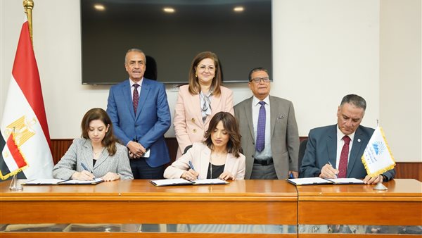 جانب من توقيع البروتوكول