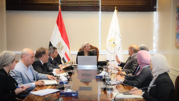 وزيرة البيئة