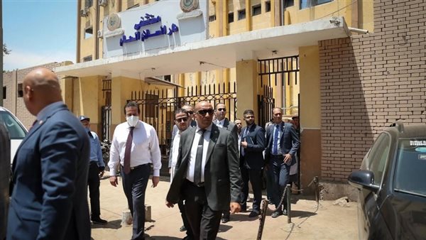 وزير الصحة خلال زيارة