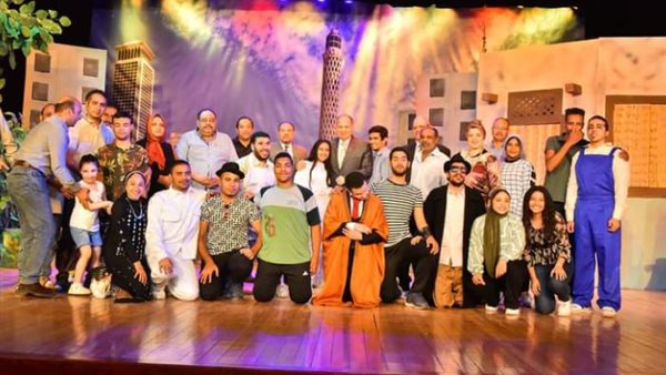 العرض المسرحي 