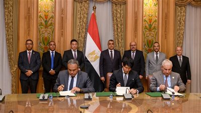 بدون انبعاثات كربونية.. الإنتاج الحربي توقع اتفاقية مع شركة يابانية لتصنيع جهاز لإنتاج المياه من الهواء