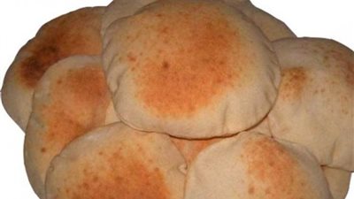طريقة عمل العيش الشامي بتاع المطاعم.. وصفة سهلة باللبن ناجحة 100%