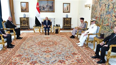 السيسي ووزير دفاع إيطاليا يتفقان على الاستمرار في تطوير التعاون العسكري بين البلدين
