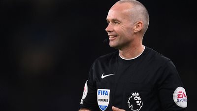 بول تيرني حكما لديربي مانشستر في نهائي كأس الاتحاد الإنجليزي 