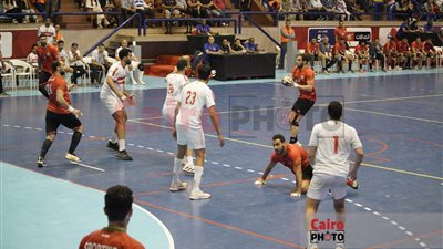 حمادة عبد الباري يكشف كواليس اختيار المدير الفني ليد الزمالك.. ومصير أحمد الأحمر