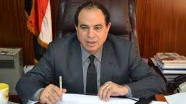 الدكتور أحمد مجاهد