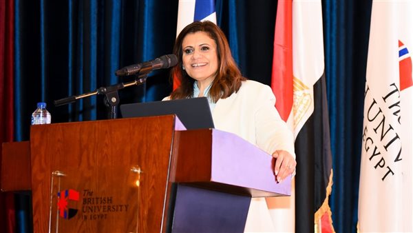 وزيرة الهجرة سها