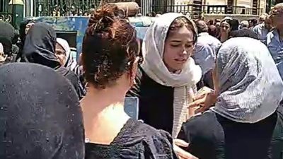 بحضور ريهام عبد الغفور.. تشييع جثمان جدة الفنانة نور إيهاب من مسجد السيدة نفيسة| بث مباشر 