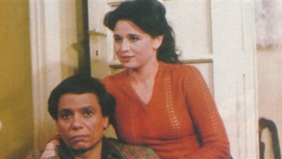 إلهام شاهين عن عادل إمام: بيجيله ناس من دول كتيرة عشان يشوفوا مسرحياته.. وبقوله بحبك يا عدولة 