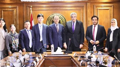 التعليم العالي: بحث فرص التعاون العلمي المُستقبلي مع وفد جامعة فودان الصينية