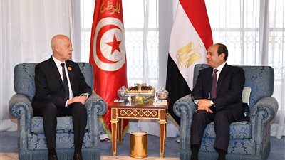الرئيس السيسي يستقبل نظيره التونسي قيس سعيد في مقر إقامته بجدة 