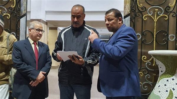 تسليم أوراق امتحانات