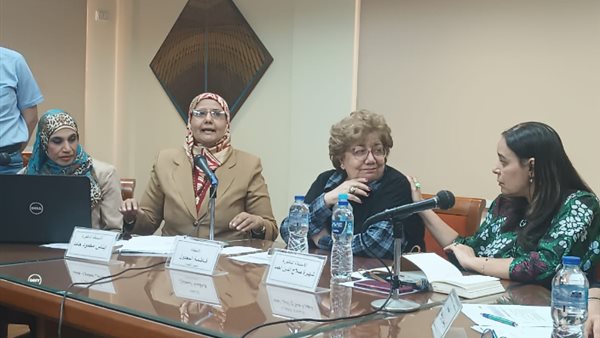 جانب من الندوة 