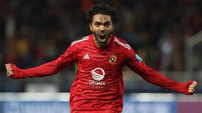 هل طلب حسين الشحات تأجيل تجديد عقده مع الأهلي؟.. مصدر يُجيب 