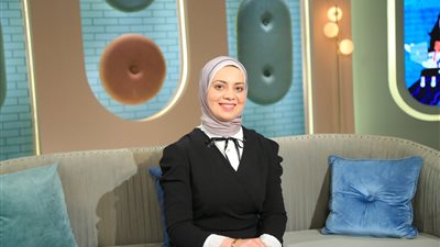 إنجاز من رحم الواقع.. مُدرسة تبتكر تطبيقًا لتدريب الطلاب على مواجهة المخاطر وتمثل مصر عالميًا 