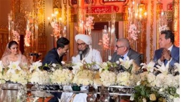 . خيرى رمضان يحتفل