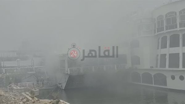  حريق هائل بمركب