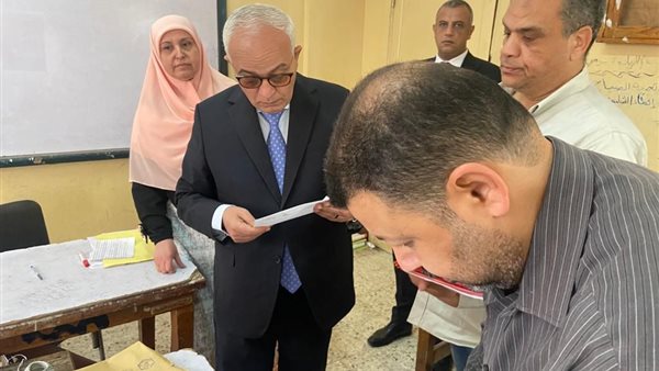 وزير التعليم من داخل