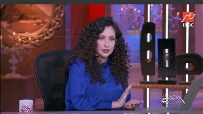 غادة والي: ممكن أكون شوفت تصميمات الفنان الروسي.. ومصدر لوحة المترو معبد هابو 