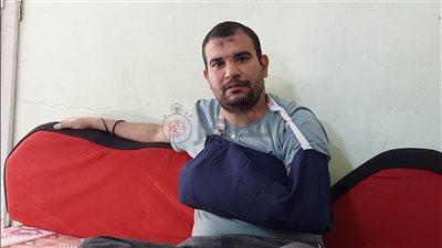 جزار يعتدي على شاب من ذوي الهمم بكرداسة.. ووالدة الضحية: أصابه بعاهة مستديمة في إيده | فيديو