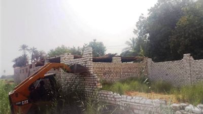 حجز 3 مسؤولين في واقعة مصرع طالب وقع عليه سور خلال تنفيذ حملة إزالة بالقليوبية 