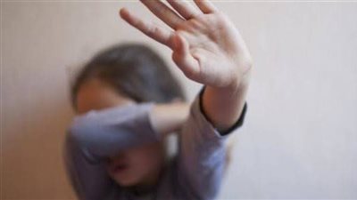 قلوب حجر.. حبس المتهمين بضرب طفلة بالمنوفية وإيداعها دار رعاية| القصة الكاملة