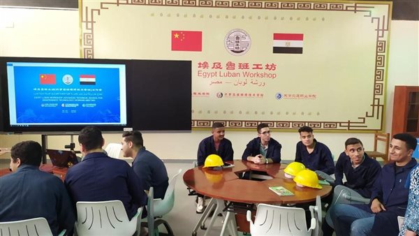 طلاب المدارس الفنية