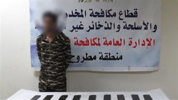 احد المتهمين والمضبوطات