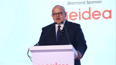 رئيس جامعة القاهرة يشارك في مؤتمر سيملس الشرق الأوسط 2023 ويؤكد دور الاقتصاد الرقمي