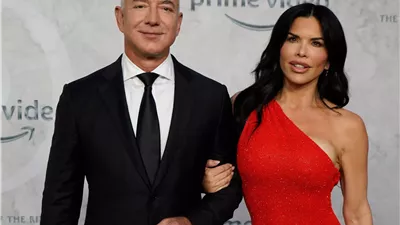 خطبة جيف بيزوس مؤسس أمازون وشريكته لورين سانشيز