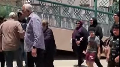 استعدادًا لتشييع الجثمان.. وصول جثمان خالة رانيا فريد شوقي لمسجد الشرطة| بث مباشر