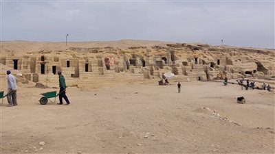 قبل الإعلان عنه.. ننشر الصورة الأولى لـ المقابر المكتشفة بـ منطقة سقارة 