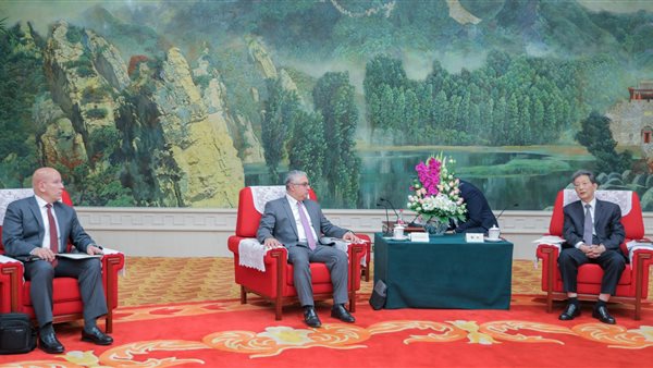 رئيس اقتصادية قناة