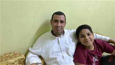 أخبره الأطباء باستحالة رجوع بصره.. أقصري يرى الكعبة في صلاته ويبصر بعدها