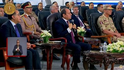 السيسي: لو قولنا بكام الدولار وهنجيب منين لن نتحرك للأمام