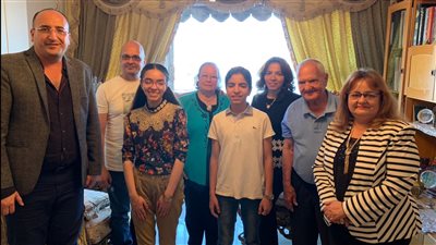 مثلها الأعلى مجدي يعقوب.. أسرة الطالبة ماريا تحتفل بحصولها على المركز الأول بالشهادة الإعدادية ببورسعيد|صور وفيديو